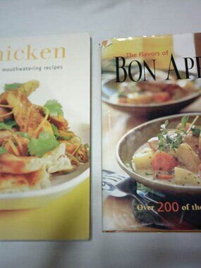 2 BIG VTG RECIPE COOK BOOKS CHICKEN & FLAVORS OF BON APPE'TIT EXCELLENT 2002 📘